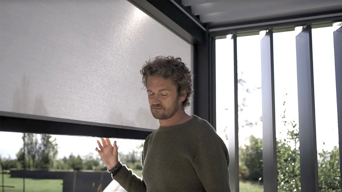 Zonwering voor pergola beschikbaar als accessoire